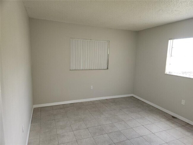 Building Photo - 9831 Grace Dr