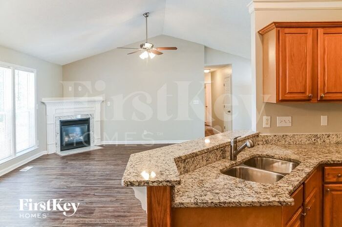 Building Photo - 7113 Spanglers Spring Way