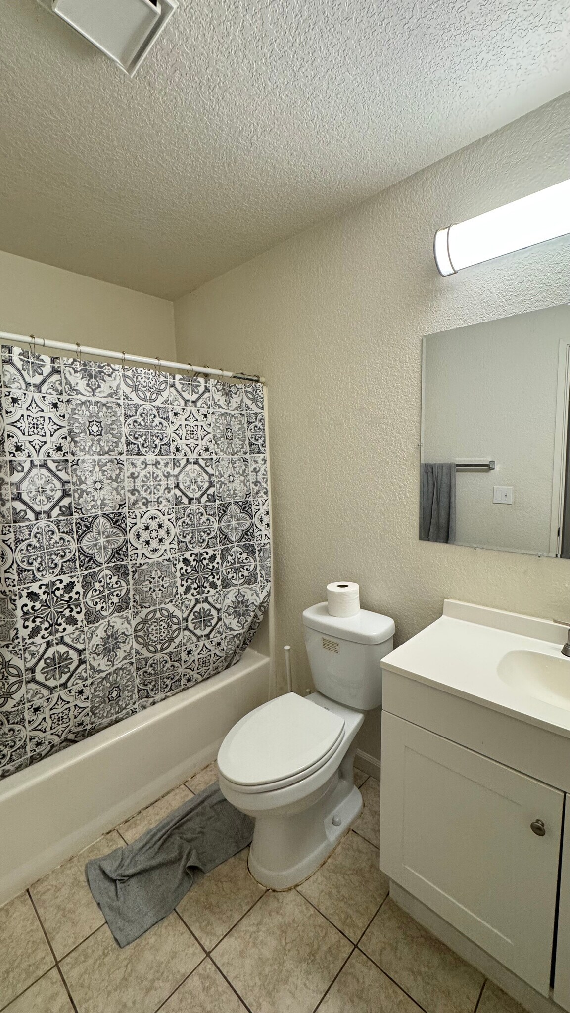 Building Photo - 203 Lualan Ln