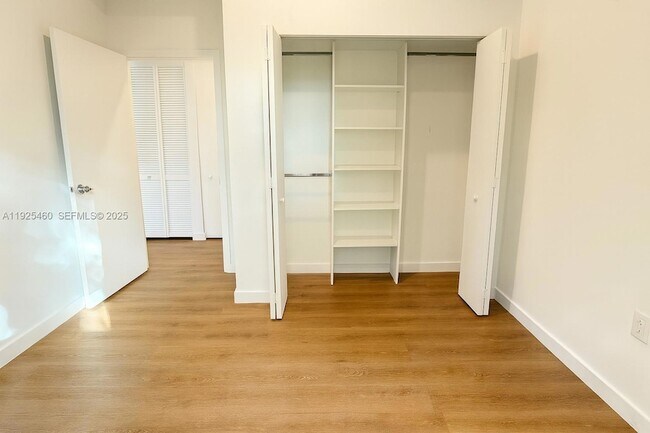 Building Photo - 1950 Fletcher St