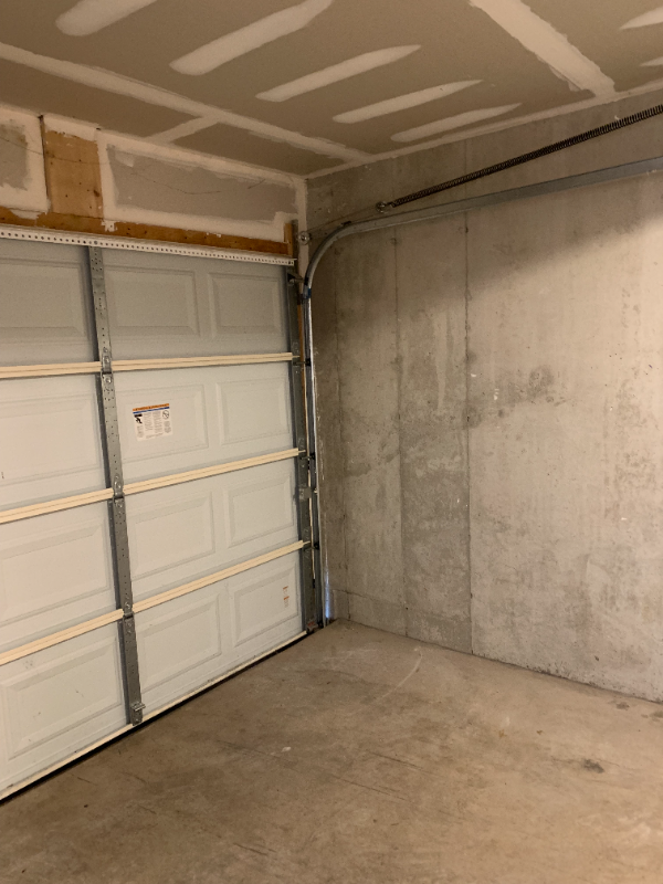 Building Photo - 1082 Sparrow Way