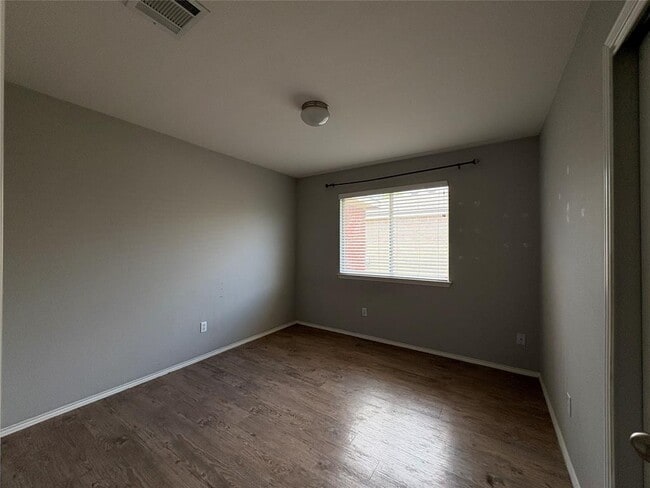 Building Photo - 1034 W South St