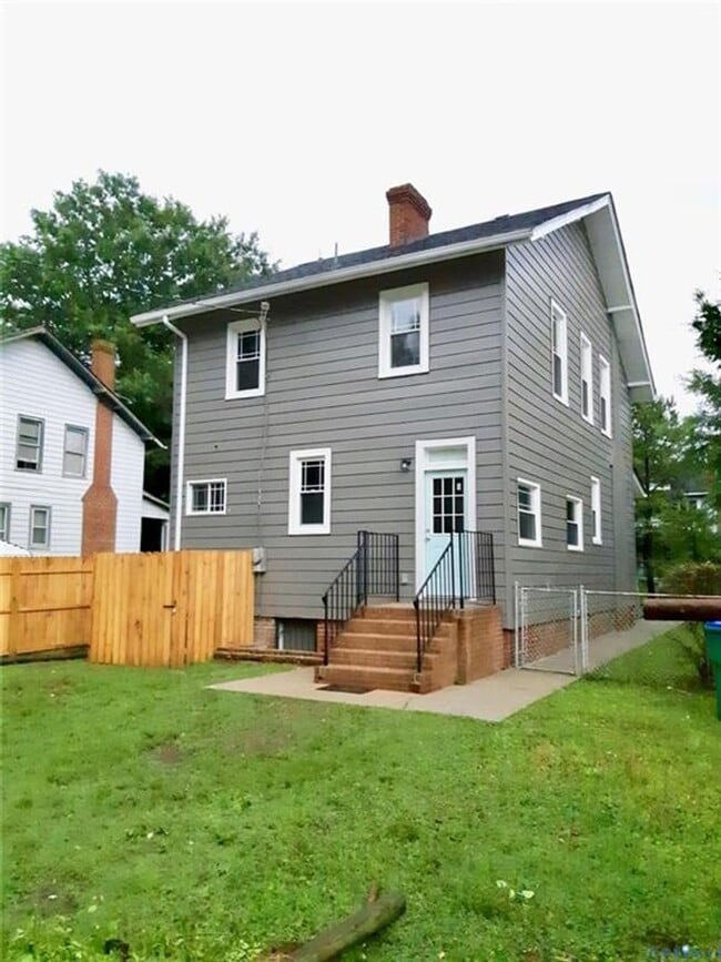 Building Photo - Beautifully renovated 2-story home with ensuite near Brookland Park Blvd