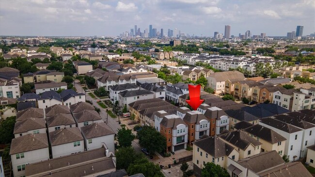 Building Photo - 5521 Petty St