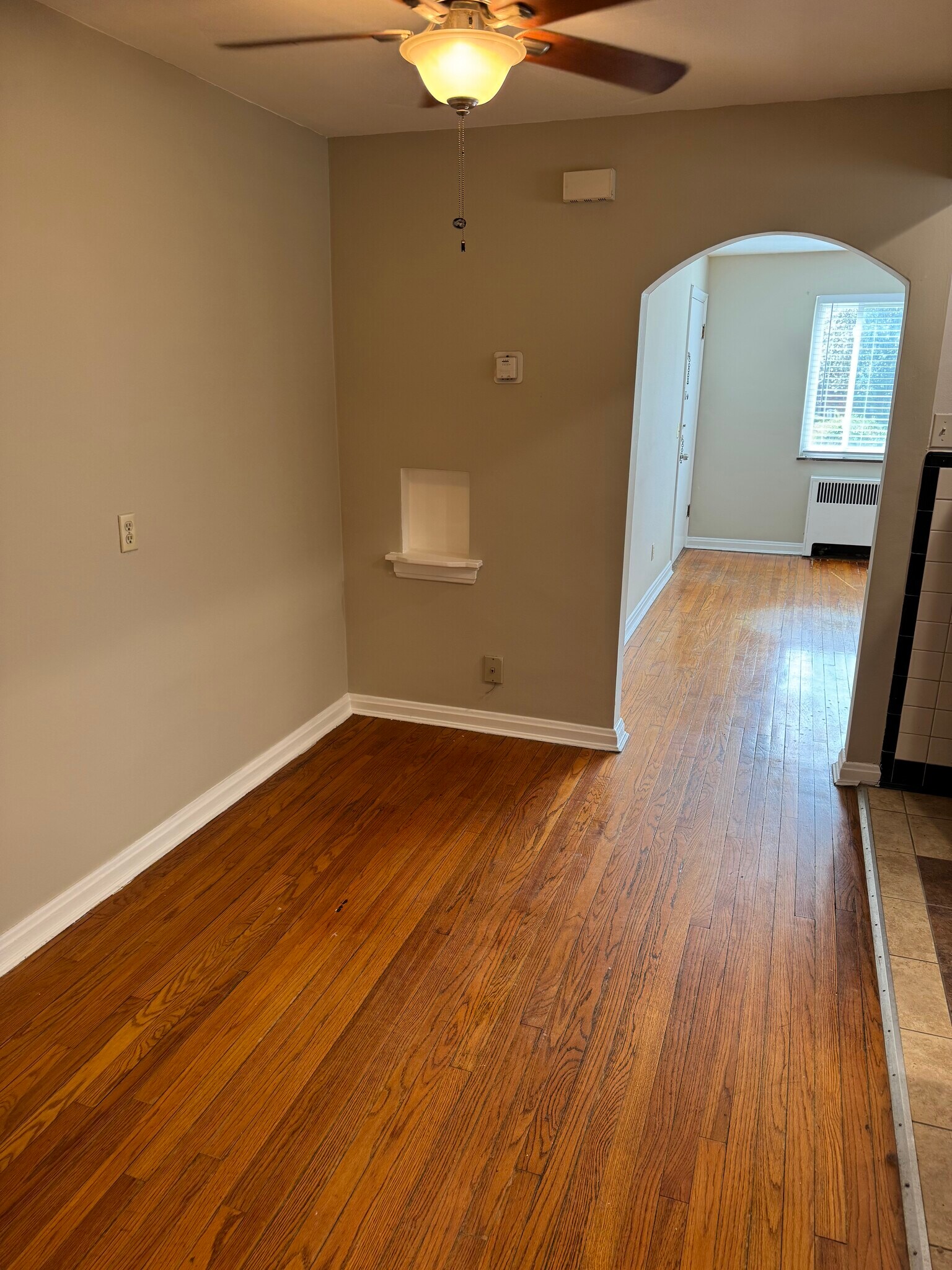 Building Photo - 2822 Lawndale Ave