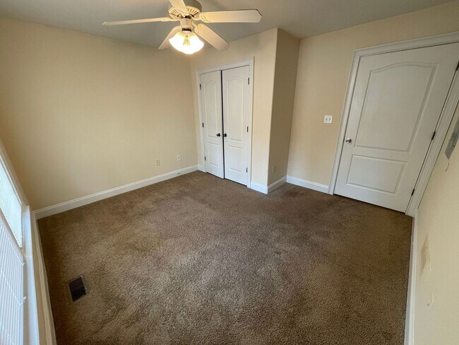 Building Photo - PRE-LEASING FOR AUGUST 2026!