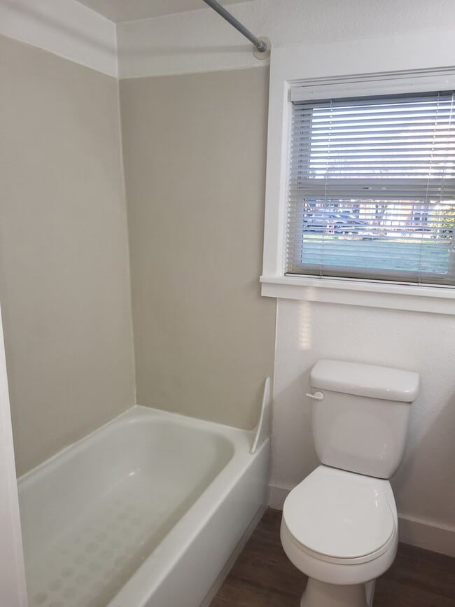 Building Photo - LaGassey - 802 A/B/C