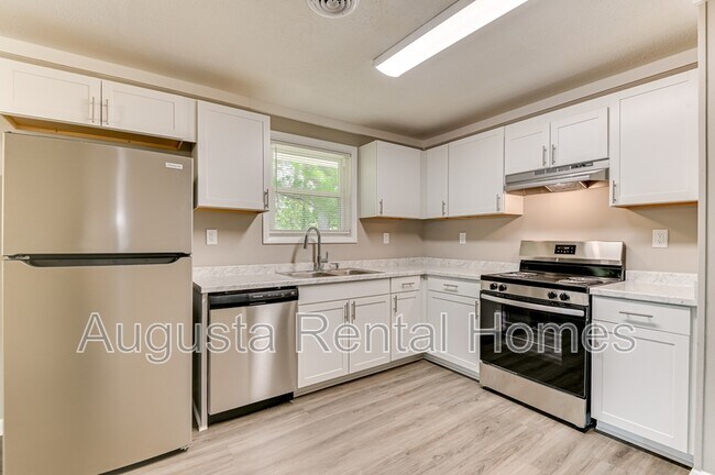 Building Photo - 2328 Prague Ct
