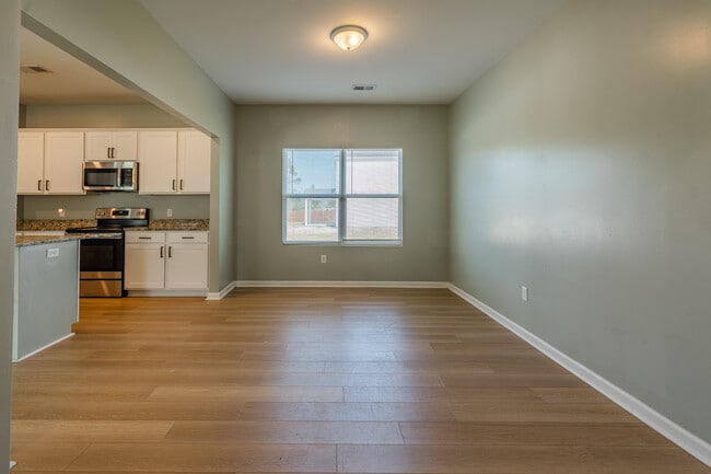 Building Photo - 242 Enclave Wy