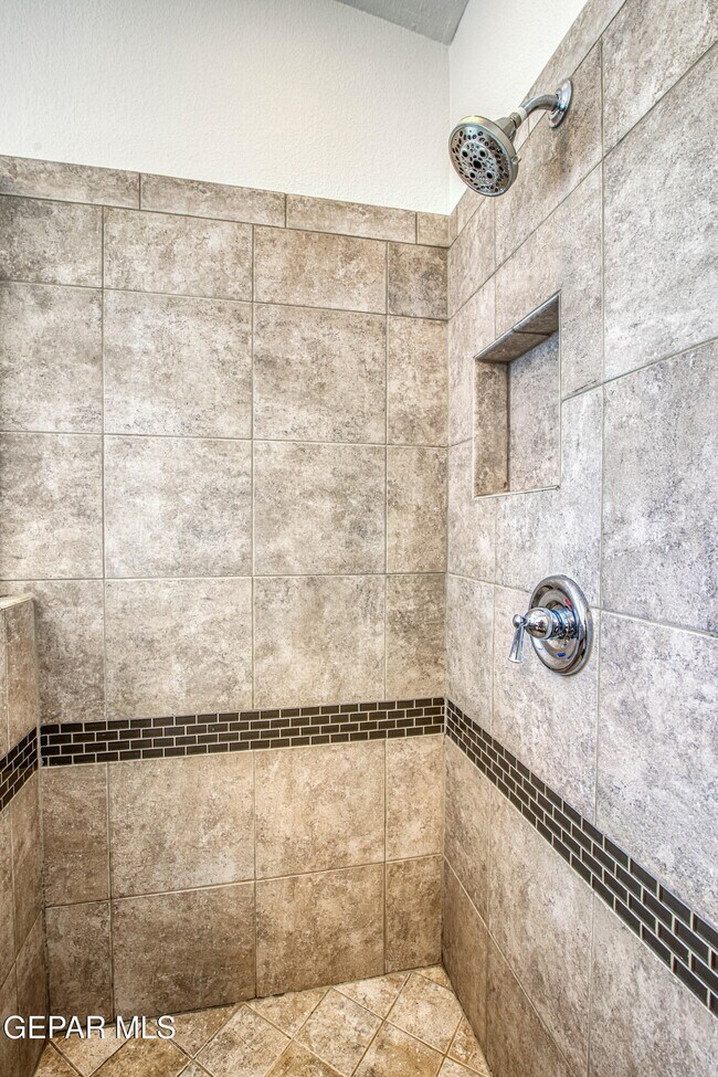 Building Photo - 7517 Red Cedar Dr