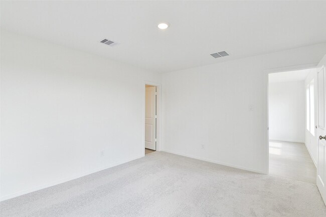 Building Photo - 16818 Great Highlands Dr