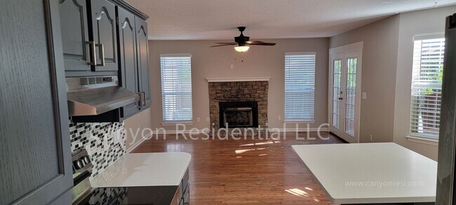 Building Photo - 2127 Morris Hill Rd