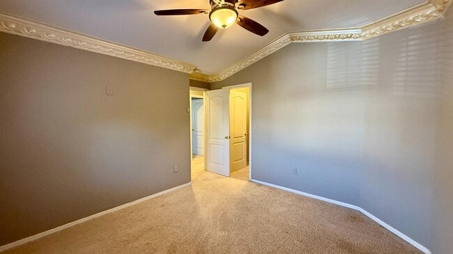 Building Photo - 960 Vista Pl