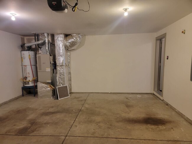 Building Photo - COMING SOON !!! 3 Bed 2 Bath 1500 Sq/Ft home just 10 minutes west of Spokane