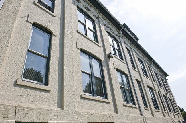 Building Photo - Parkesburg School Apartments