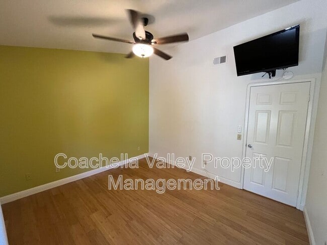 Building Photo - 43851 Vía Granada