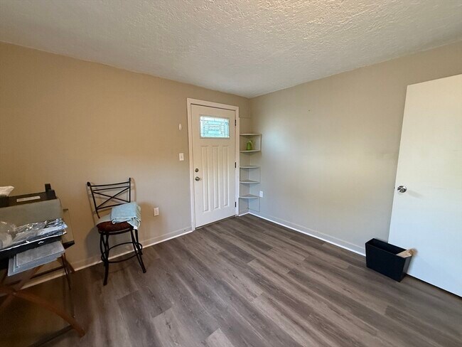 Building Photo - 48 Juniper Rd