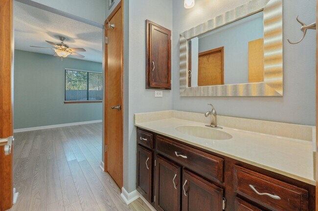 Building Photo - 101 Cedar Ridge Way