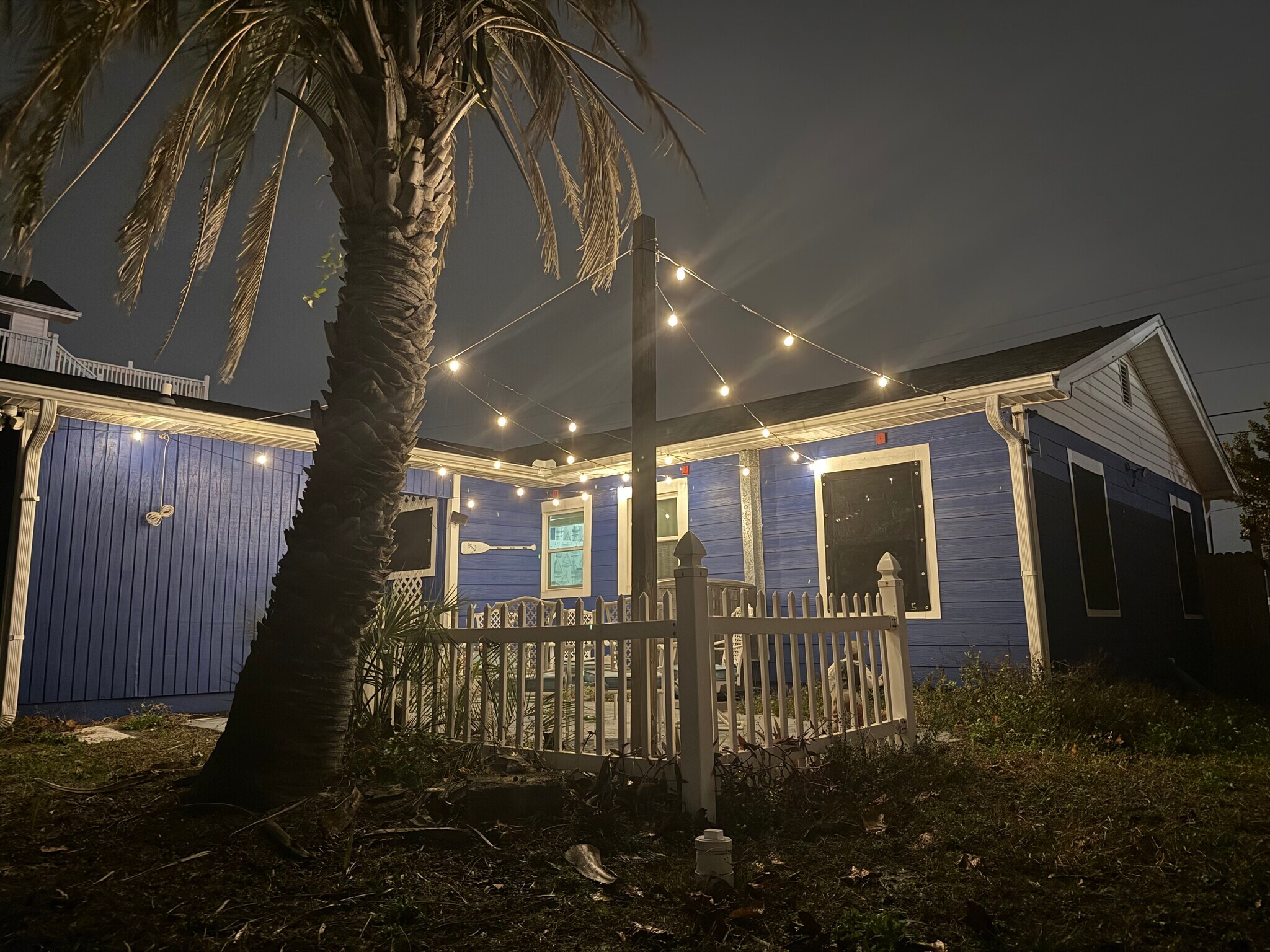 Back Patio - 606 Lantana St