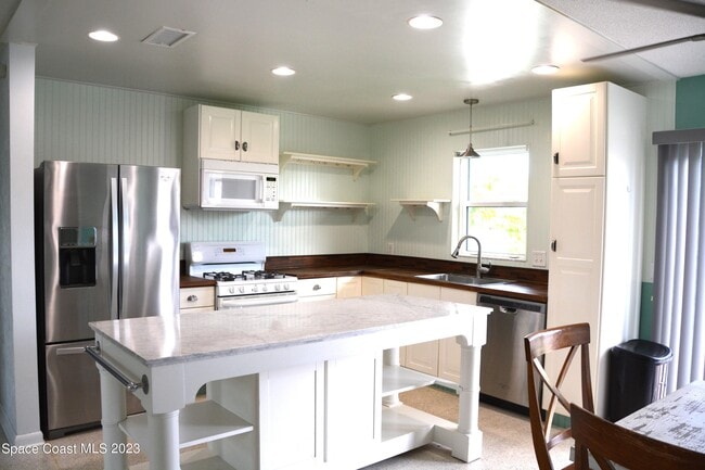 Building Photo - 1400 Glen Haven Dr