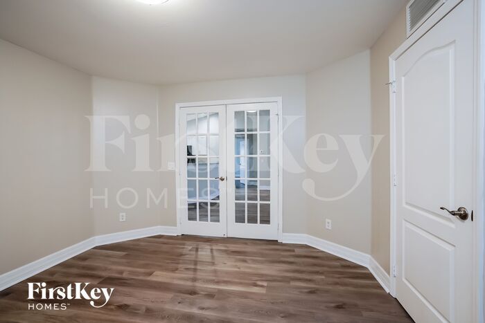 Building Photo - 629 NE Juanita Ct