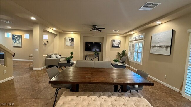 Building Photo - 6451 Parrot Ridge Ct