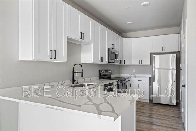 Building Photo - 948 S Corinth St Rd