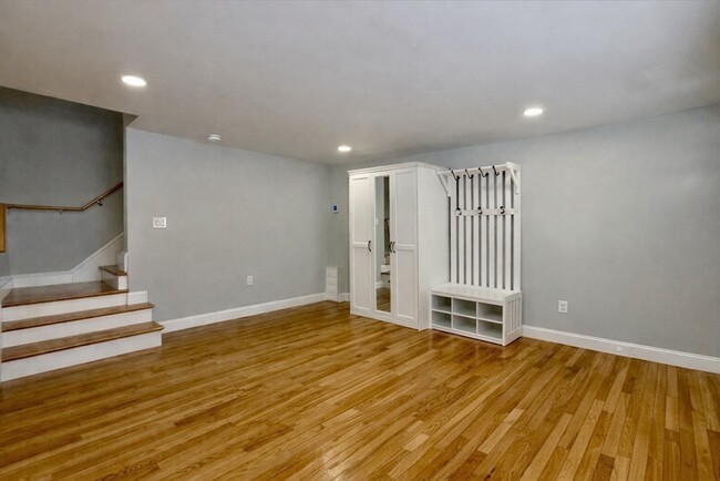 Building Photo - 70 Seminole Ave