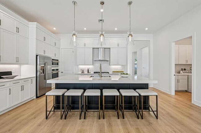 Building Photo - 13621 Le Christine Dr