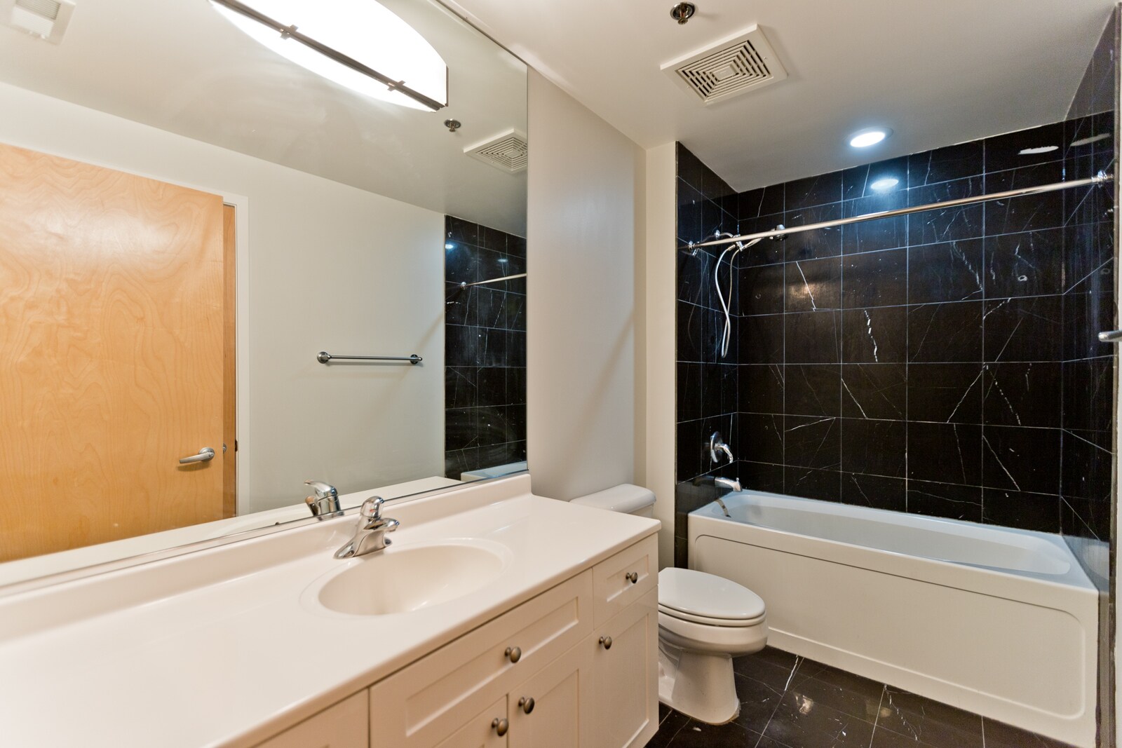 Building Photo - 1201 W Adams St