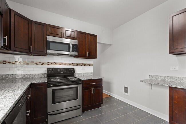 Building Photo - 3641 W Dickens Ave