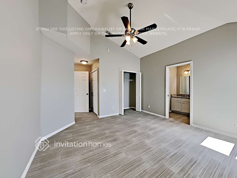 Building Photo - 10526 Lakeside Vista Dr