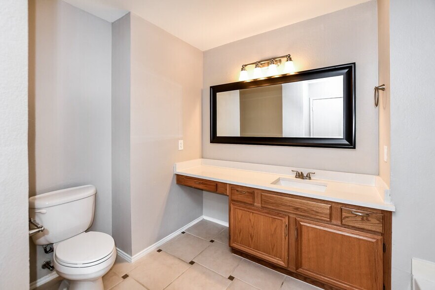 Building Photo - 2632 Bent Brook Dr