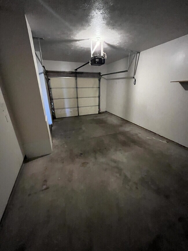 Building Photo - 307 Onyx Dr