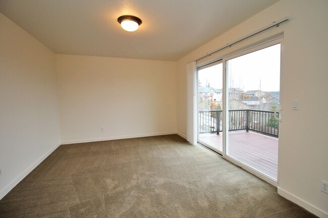 Building Photo - 15128 SE Nia Dr