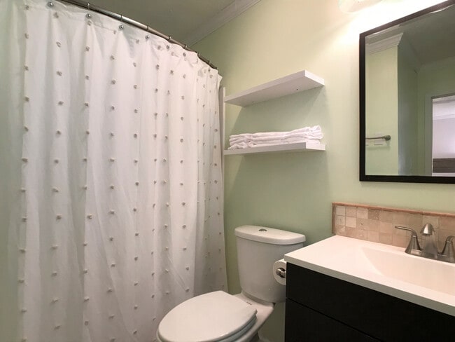 Building Photo - Wonderful Haw Creek Rental - Lawncare Incl...
