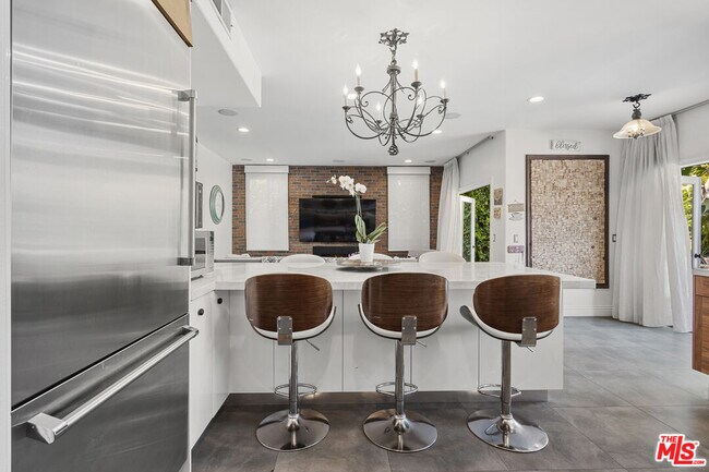 Building Photo - 4544 Tobias Ave