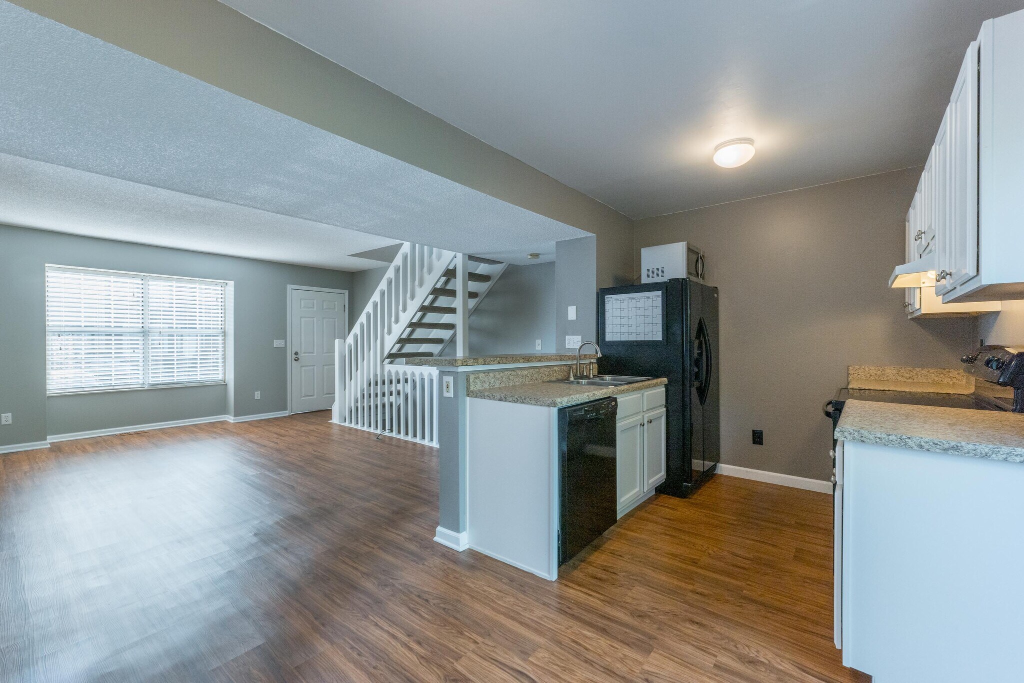 Building Photo - 4946 Stoneybrook Blvd