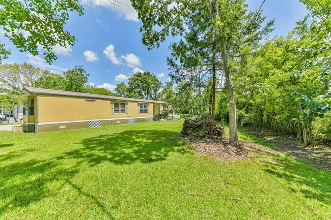 Building Photo - 1749 Max Rd