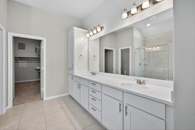 Building Photo - 31218 Pinebrook Falls Ln