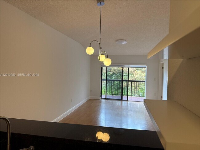 Building Photo - 9979 Nob Hill Ln