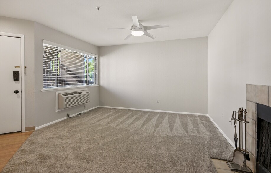 Building Photo - 5530 Stonewall Pl