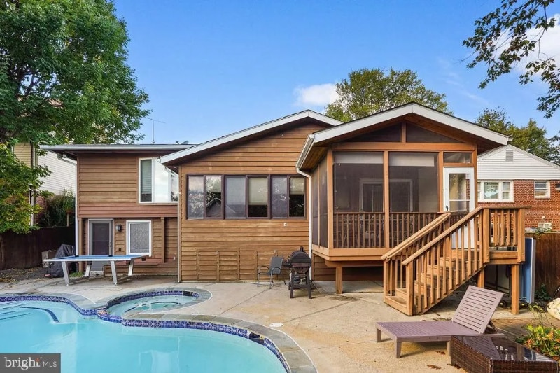 Building Photo - 5110 Flanders Ave