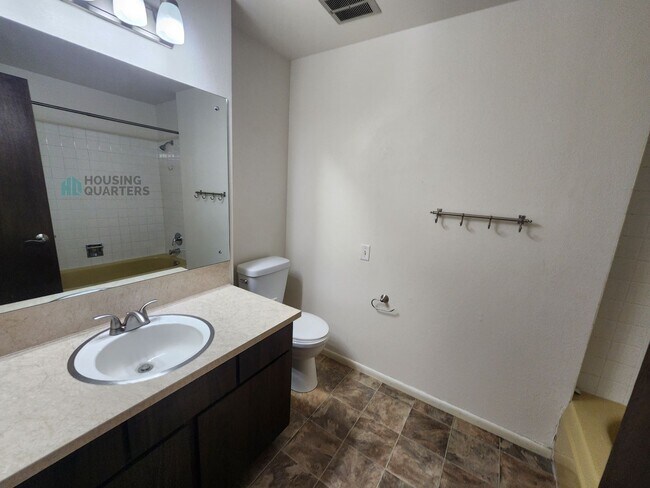 Building Photo - Single family home with large back yard!