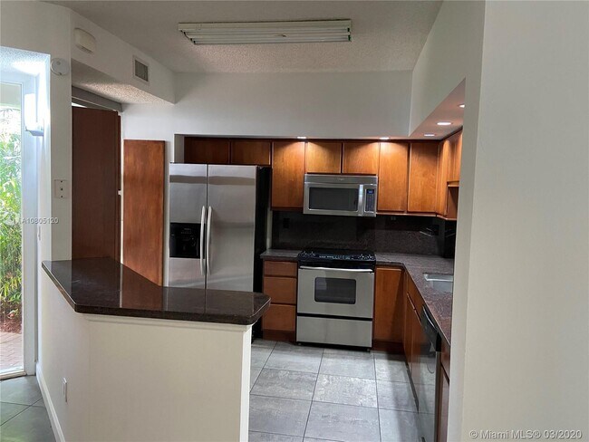 Building Photo - 3475-10 Mystic Pointe Dr