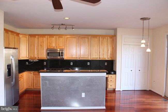 Building Photo - 47682 Loweland Terrace