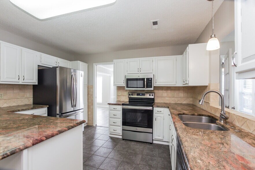 Building Photo - 13809 Walkers Creek Dr