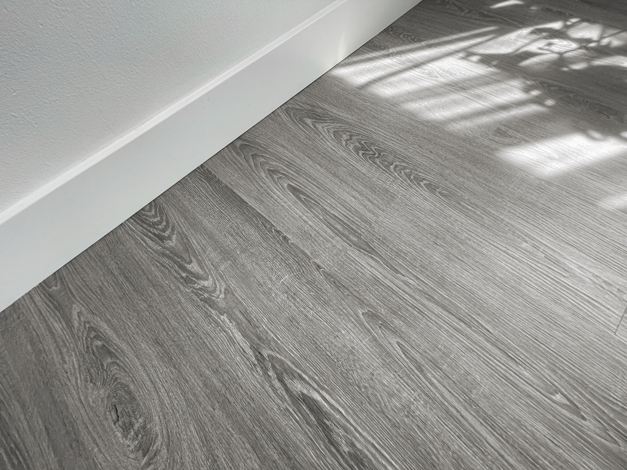 NEW luxury SPC vinyl flooring - 9047 Langdon Ave