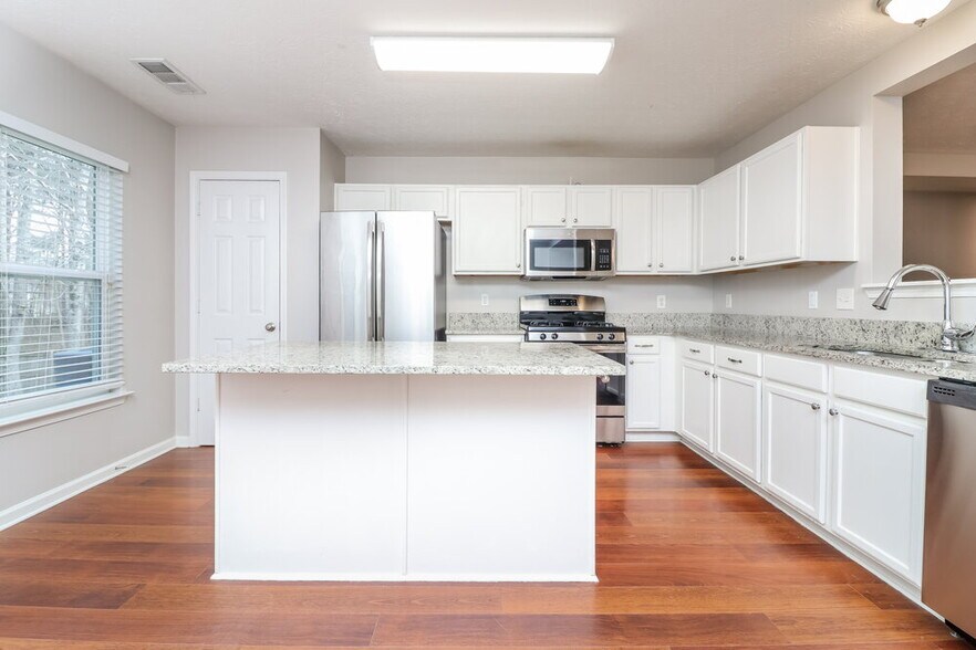 Building Photo - 417 Autumn Creek Dr