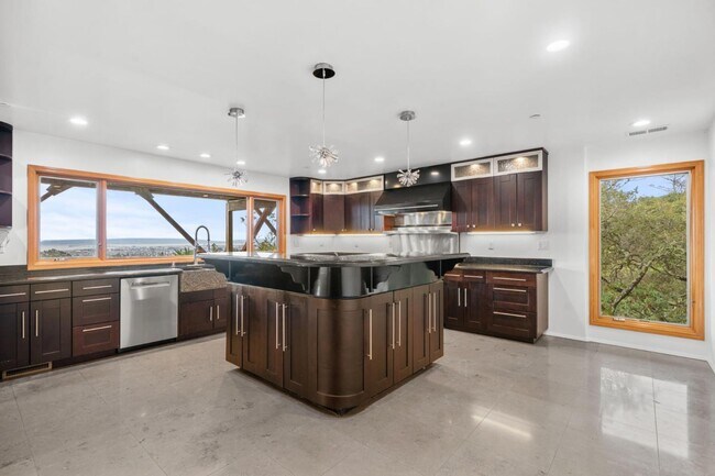 Building Photo - 15 Anson Rd